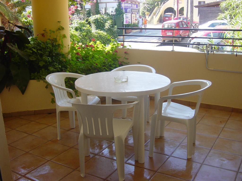 Marias Studios And Apartments Platanias  Exterior photo
